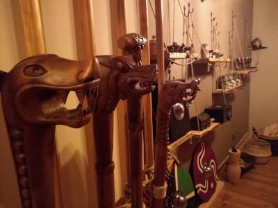 Wanderstäbe weisen Dir den Weg Escape Room Rostock - Wikinger - Raum